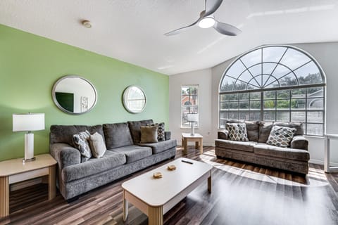 Bright Kissimmee Condo < 6 Mi to Disney World Apartment in Four Corners