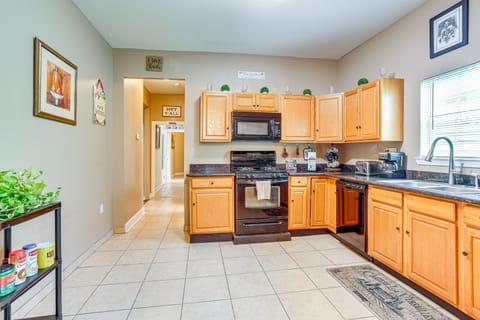 3 Blocks to Streetcar: Spacious NOLA Retreat! House in New Orleans