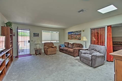 Green Valley Townhome w/ Patio & Resort Amenities Apartment in Sahuarita