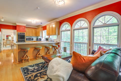 3 Mi to Roswell Riverwalk: Spacious Getaway! House in Roswell