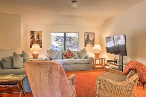 Rustic Truckee Cabin Near Donner Lake, Ski Resorts House in Donner Lake