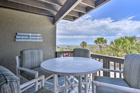 Ocean-View Fernandina Condo w/ Pool, Beach Access! Apartment in Fernandina Beach