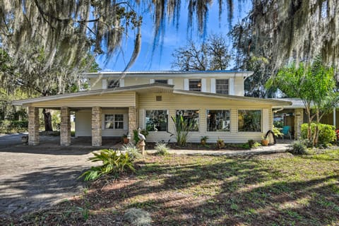 St Johns River Canal Home w/ Grill! House in Florida