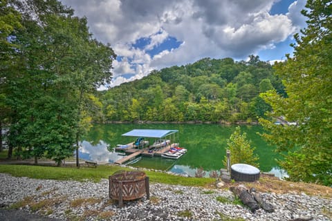 Caryville Home w/ Private Dock & Norris Lake Views House in Caryville
