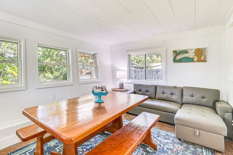 Walk to Crystal River: Home w/ Lanai & Yard! House in Crystal River