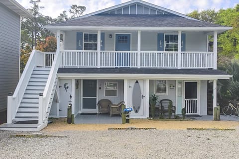 Ocean Isle Apartment w/ Balcony, 1 Mi to Beach! Apartment in Ocean Isle Beach