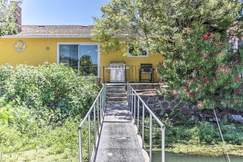 Wine Country Oasis w/ Waterfront Terrace & Dock! House in Clearlake Oaks