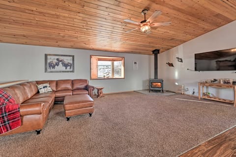 Peaceful Superior Home w/ Fire Pit & Mtn View House in Idaho