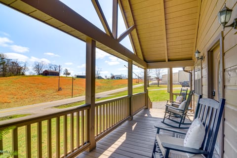 Modern Cabin w/ Grill Near Golf & Bass Fishing! House in Kentucky