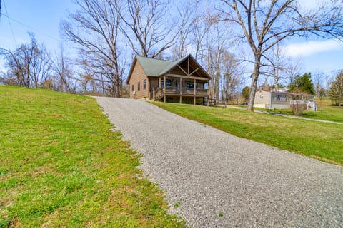 Modern Cabin w/ Grill Near Golf & Bass Fishing! House in Kentucky