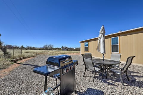 Desert Escape Off I-10 w/ Over 1 Enclosed Acre! House in Arizona