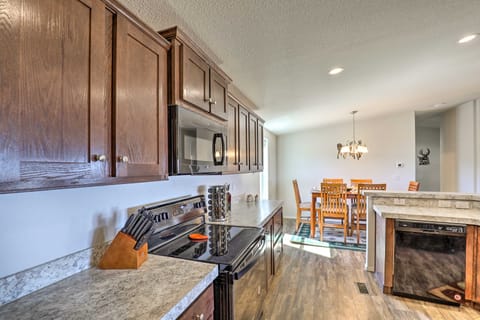 Desert Escape Off I-10 w/ Over 1 Enclosed Acre! House in Arizona