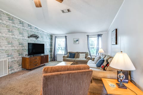 5 Mi to Homosassa Springs Park: Home w/ Yard! House in Florida