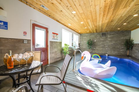 Saltwater Pool & Mtn-View Deck: Pigeon Forge Cabin House in Pigeon Forge