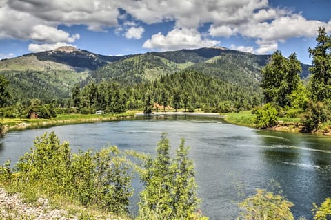 Private 2-Acre Retreat w/ MTN Views, Walk to River House in Idaho