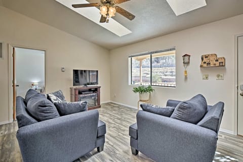 Mom's Place in Jemez - 1 Mi to Hot Spring House in New Mexico