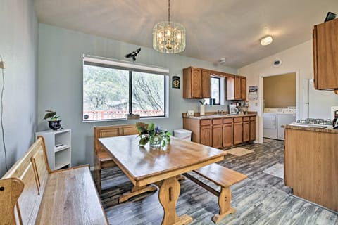 Mom's Place in Jemez - 1 Mi to Hot Spring House in New Mexico