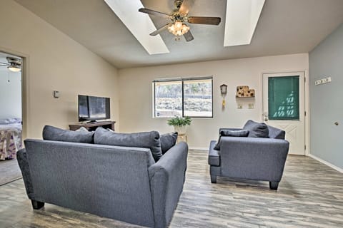 Mom's Place in Jemez - 1 Mi to Hot Spring House in New Mexico