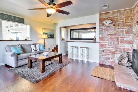 Stunning Monterey Home w/ Views Right on the Bay! House in Pacific Grove