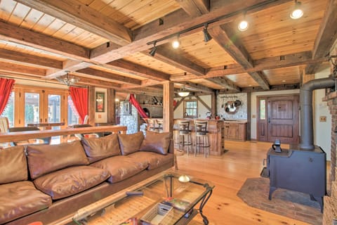 Timeless Red Sox Retreat w/ Scenic Mountain Views! House in Vermont