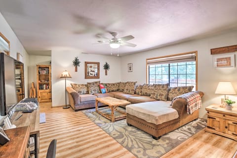 Hot Tub & Deck: Big Bear Gem Near Resorts! House in Big Bear