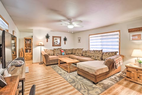 Hot Tub & Deck: Big Bear Gem Near Resorts! House in Big Bear