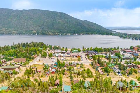 Walk to Main St & Marina: Grand Lake Cabin! House in Grand Lake
