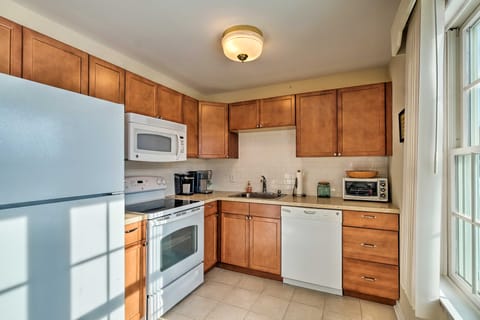 Condo w/ Loft: 2 Mi to Windham Mountain Ski! Apartment in Capital District, NY, USA