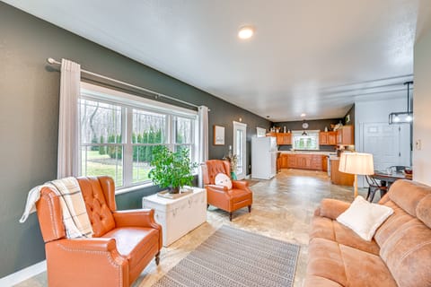 Shipshewana Guest House with Fire Pit! House in Indiana