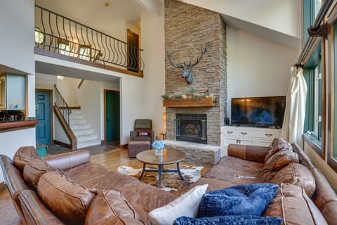 11 Mi to Slopes: Frisco Home w/ Hot Tub & Sauna! House in Frisco