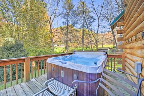 Creekside Bryson City Cabin w/ Private Hot Tub House in Swain County