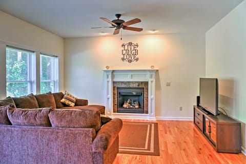 Lake George Townhome w/ Water View, Patio & Grill Apartment in Queensbury