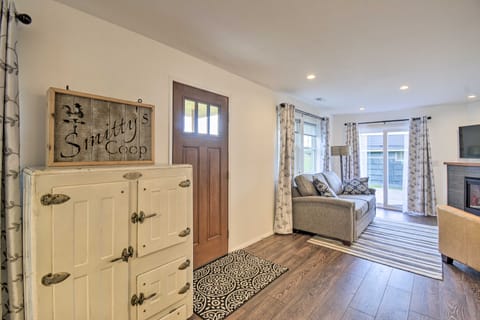 Updated Port Orchard Home, Walk to Waterfront House in Port Orchard