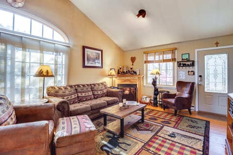 3 Mi to Big Boulder Mtn! Poconos Home w/ Game Room House in Hickory Run State Park