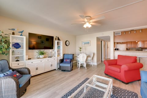 Oceanfront PCB Condo: Steps to Private Beach! Apartment in Lower Grand Lagoon