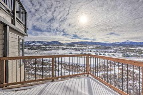 Stunning Condo in Fraser w/ Mountain Views! Apartment in Fraser