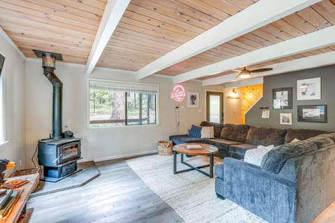 Family Cabin in Blue Lake Springs, Near Town! House in Arnold