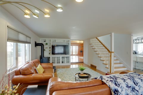 Spacious Lakefront House w/ Backyard Fire Pit House in Jerusalem Township