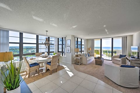 Resort Condo with Balcony & Stunning Ocean Views! Apartment in Marco Island