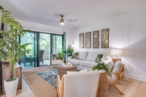Luxe Tropical Resort Escape - Beaches Nearby! Villa in Seabrook Island