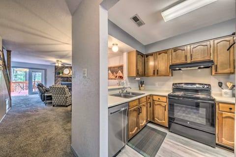 Hike, Golf & Explore: Ruidoso Retreat w/ Deck! Apartment in Ruidoso