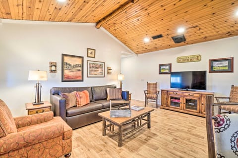 Relaxing Rural Harrison Home - 11 Mi to Town House in Arkansas