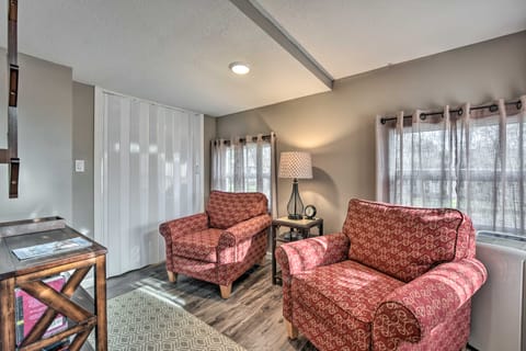 Lakeland Cottage - 1/2 Mile to St Croix River Cottage in Lake Saint Croix Beach