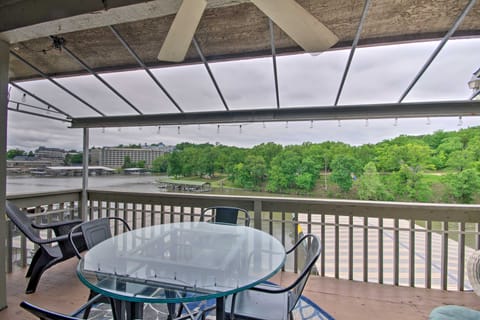 2 Mi to Margaritaville! Lake-View Retreat w/ Pool Apartment in Lake of the Ozarks