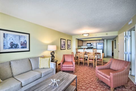 Beachfront Condo in Myrtle Beach w/ Pool Access Apartment in Myrtle Beach