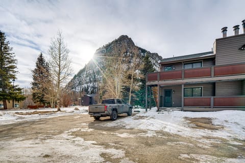 Walk to Main St: Recently Renovated Frisco Condo Apartment in Frisco