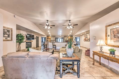 ‘Casa Ruidoso’ Cabin: Hot Tub, Views & Pool Table! House in Alto