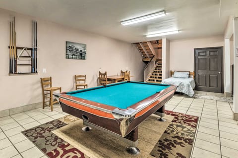 ‘Casa Ruidoso’ Cabin: Hot Tub, Views & Pool Table! House in Alto