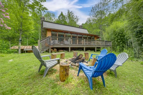 Hot Tub, Fire Pit: Waynesville Getaway Near Hiking House in East Fork