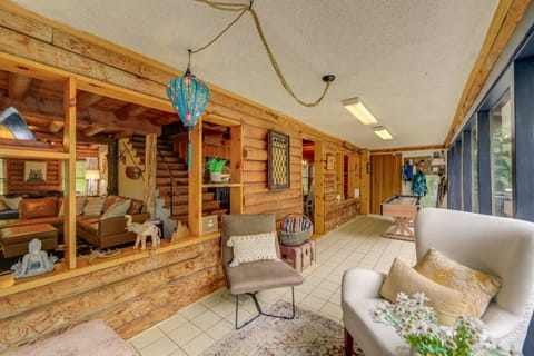 Hot Tub, Fire Pit: Waynesville Getaway Near Hiking House in East Fork